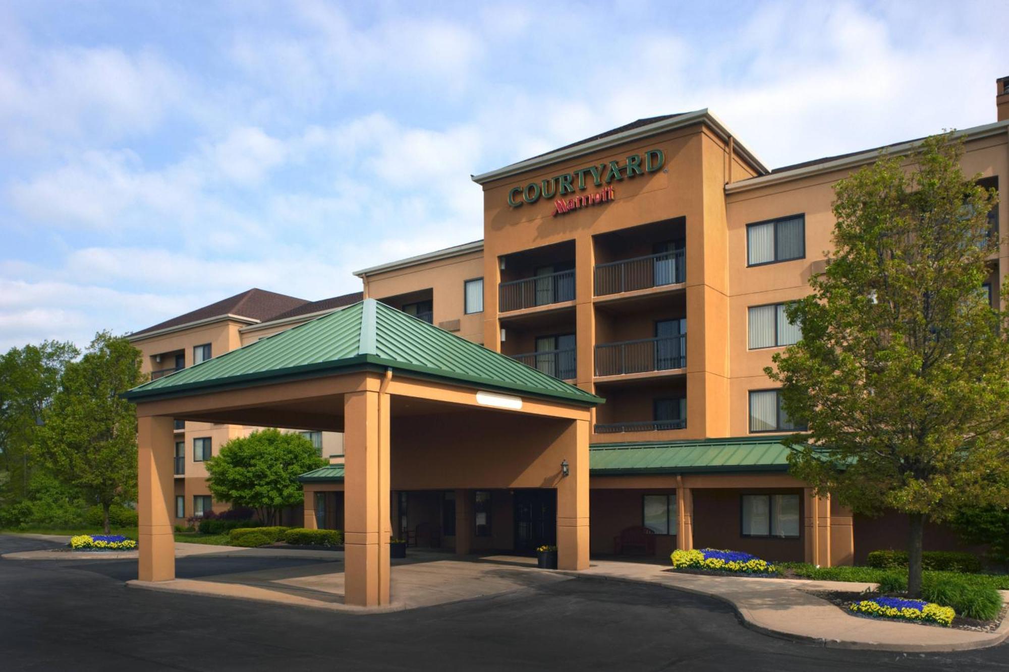 Courtyard Cleveland Airport South Hotel Middleburg Heights Exterior foto